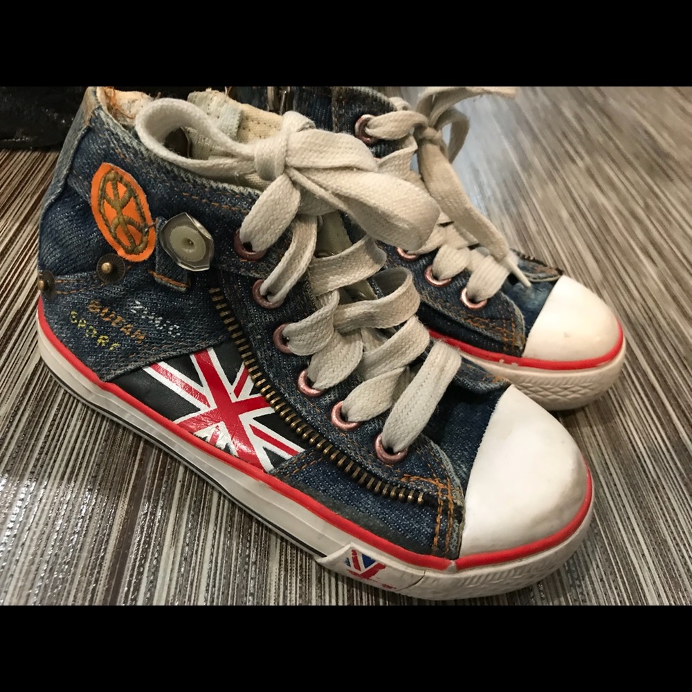 Kids shoes